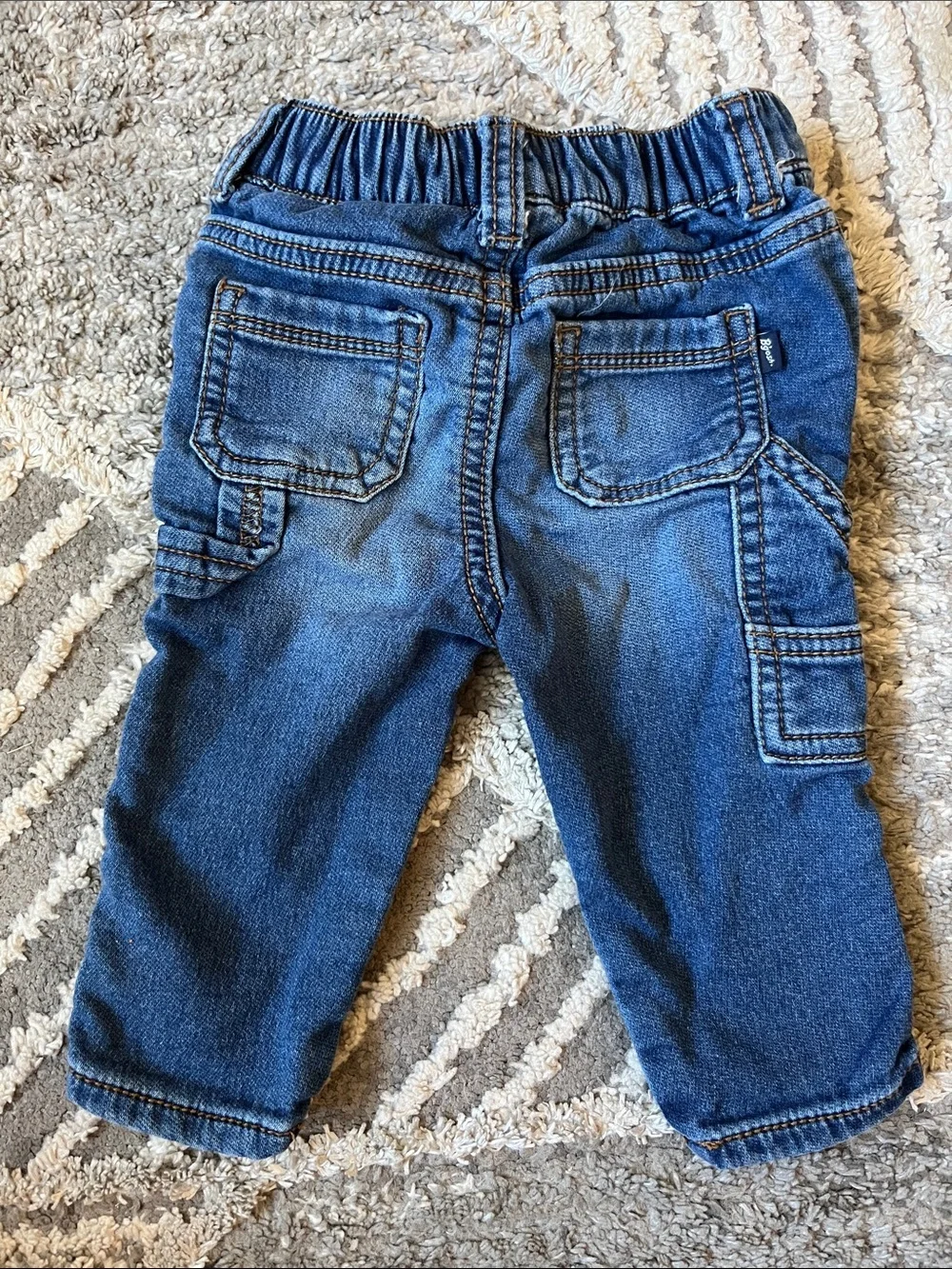 Oshkosh B’gosh Medium Wash Blue Jeans Size 6 months